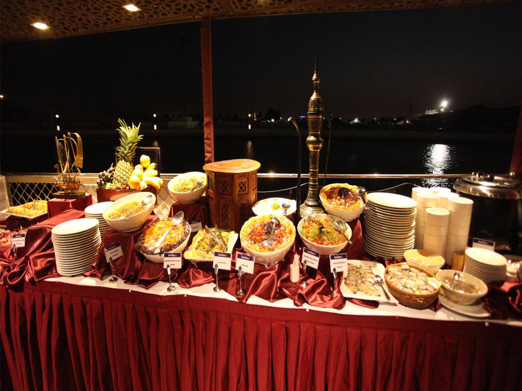 buffet arrangment on dhow cruise
