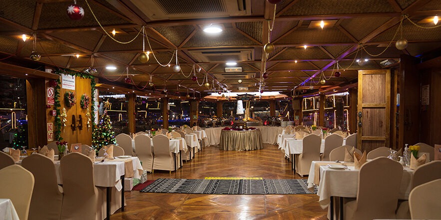 dhow cruise interior